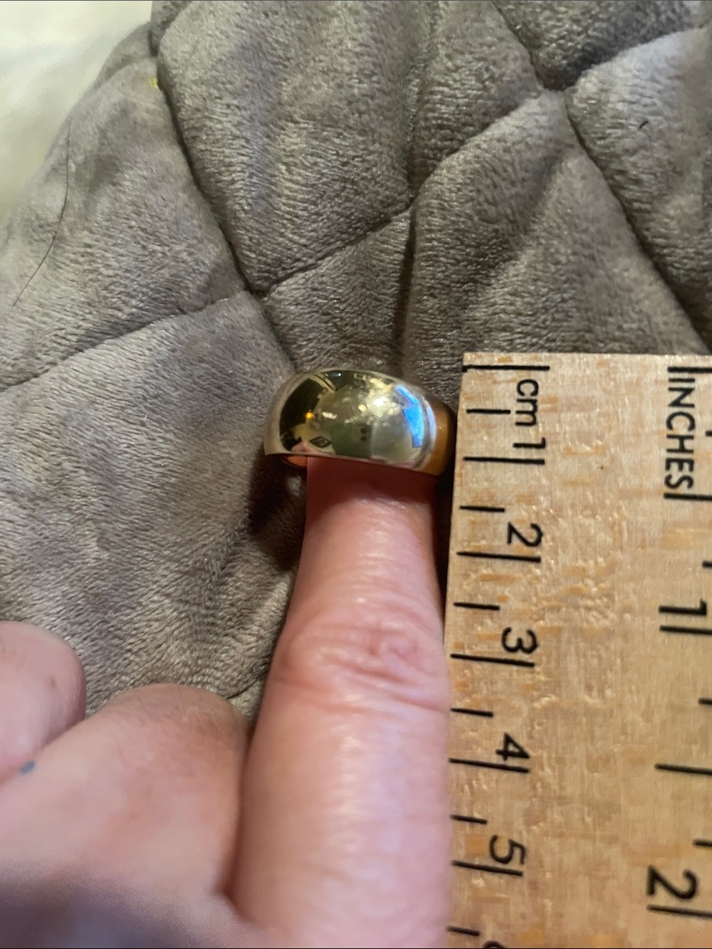 10K Polished Gold Women's Ring - Picture 15 of 15